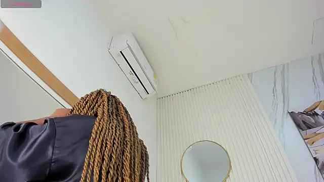 Sara Lewwis online show from 11.02.25