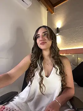 Snapshot of AniiRose chatting on 10.03.25 AniiRose online show from 10.03.25