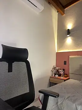 Snapshot of AniiRose chatting on 10.05.25 AniiRose online show from 10.05.25