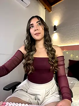 Snapshot of AniiRose chatting on 10.28.25 AniiRose online show from 10.28.25