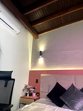 Snapshot of AniiRose chatting on 11.12.25 AniiRose online show from 11.12.25