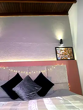 Snapshot of AniiRose chatting on 11.12.25 AniiRose online show from 11.12.25