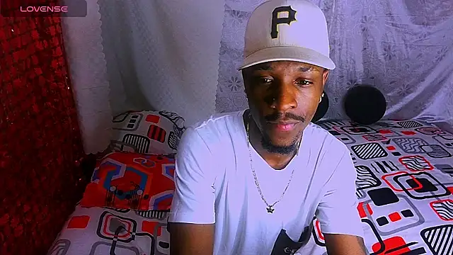 Snapshot of Aroonpapisex chatting on 12.02.24 Aroonpapisex online show from 12.02.24