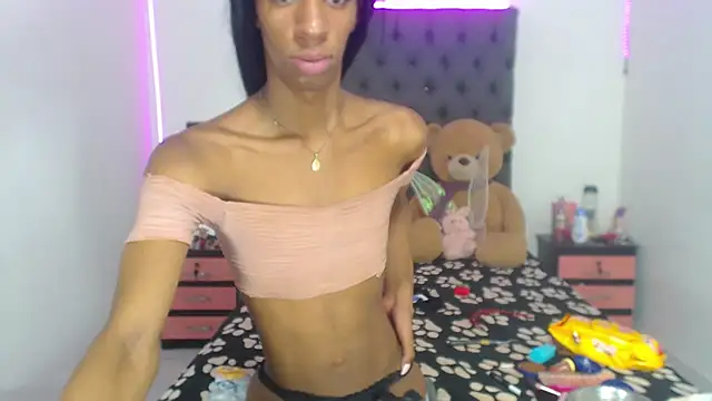 Snapshot of lucianadolll chatting on 10.04.25 lucianadolll online show from 10.04.25