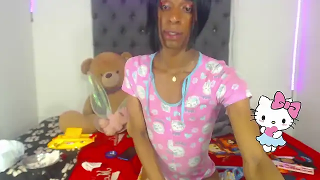 Snapshot of lucianadolll chatting on 10.20.25 lucianadolll online show from 10.20.25