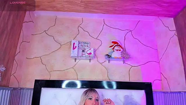 MadissonRey online show from 12.19.24