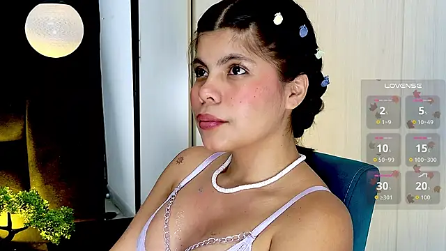 Snapshot of cutehanna1 chatting on 09.28.25 cutehanna1 online show from 09.28.25