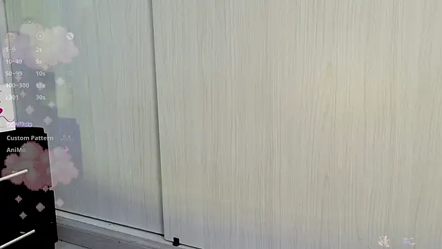 Snapshot of cutehanna1 chatting on 10.15.25 cutehanna1 online show from 10.15.25