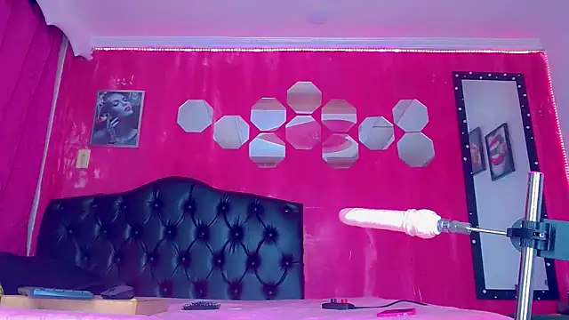 TiffanyMackensyy online show from 11.29.25