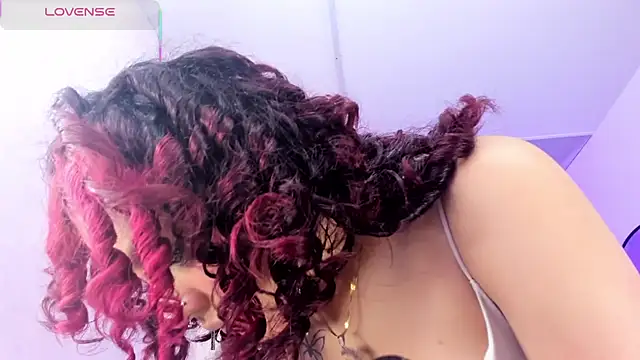 Snapshot of Theia_moon chatting on 10.24.25 Theia moon online show from 10.24.25