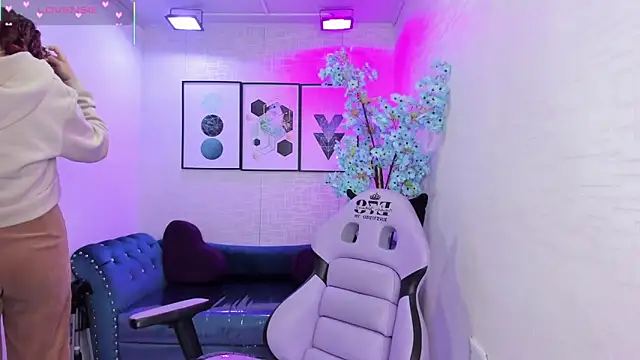 Theia moon online show from 02.02.26