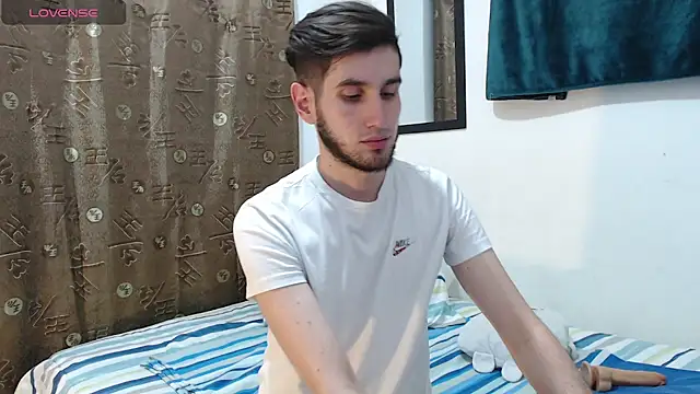 Snapshot of Thhiago_tay chatting on 10.19.25 Thhiago tay online show from 10.19.25