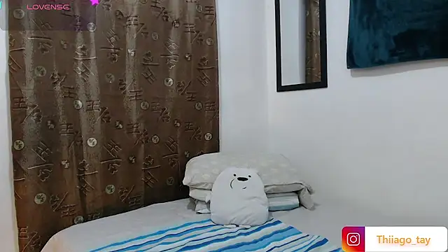 Snapshot of Thhiago_tay chatting on 11.11.25 Thhiago tay online show from 11.11.25