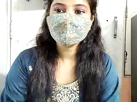 Snapshot of samosa73 chatting on 10.18.25 samosa73 online show from 10.18.25