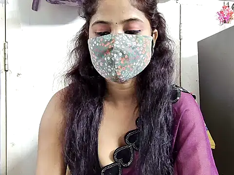 Snapshot of samosa73 chatting on 10.30.25 samosa73 online show from 10.30.25