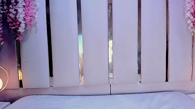 Snapshot of Parismorelli1 chatting on 10.07.25 Parismorelli1 online show from 10.07.25