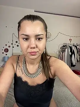 MiraMiss online show from 12.26.24