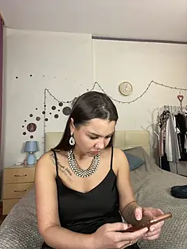 MiraMiss online show from 12.27.24