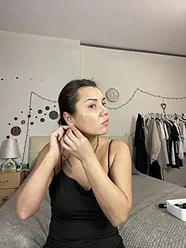 MiraMiss online show from 01.28.25