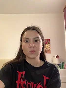 Snapshot of MiraMiss chatting on 10.14.25 MiraMiss online show from 10.14.25