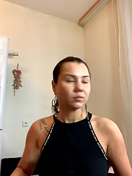 Snapshot of MiraMiss chatting on 11.02.25 MiraMiss online show from 11.02.25