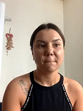 Snapshot of MiraMiss chatting on 11.07.25 MiraMiss online show from 11.07.25