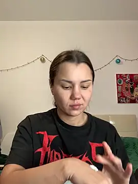 MiraMiss online show from 12.20.25