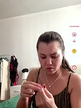 MiraMiss online show from 06.04.26