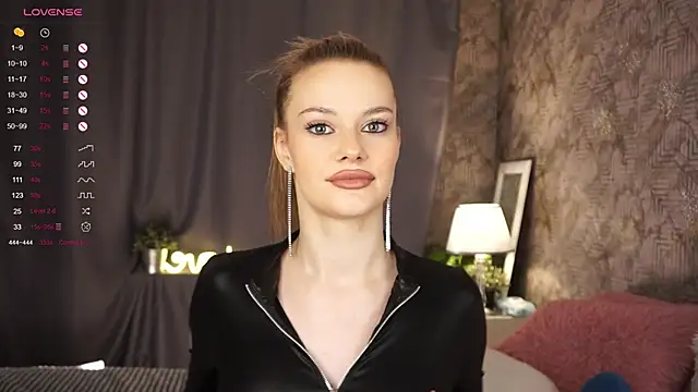 Snapshot of DorisHalsted chatting on 12.11.24 DorisHalsted online show from 12.11.24