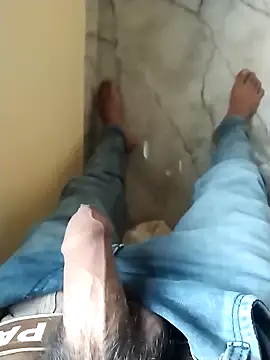 Snapshot of PracticalGum40 chatting on 10.06.25 PracticalGum40 online show from 10.06.25