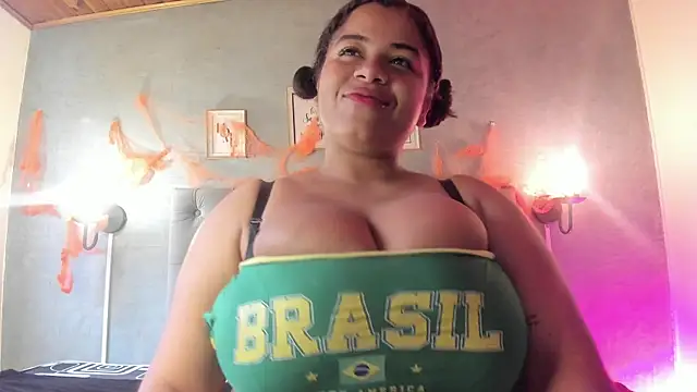 Snapshot of MeridaLane chatting on 10.14.25 MeridaLane online show from 10.14.25