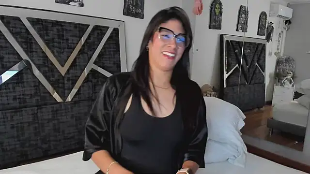 Snapshot of Jonness_Isa_ chatting on 10.25.25 Jonness Isa online show from 10.25.25