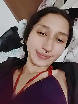 Snapshot of Queenjenn__ chatting on 06.17.26 Queenjenn online show from 06.17.26