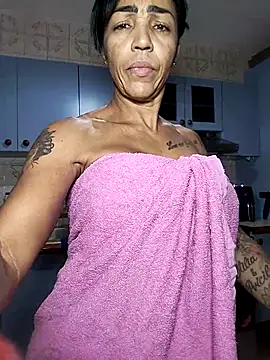 Snapshot of Alison_fitness chatting on 10.08.25 Alison fitness online show from 10.08.25