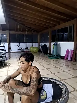 Snapshot of Alison_fitness chatting on 10.22.25 Alison fitness online show from 10.22.25