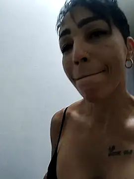 Snapshot of Alison_fitness chatting on 10.31.25 Alison fitness online show from 10.31.25