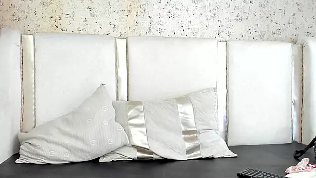 Snapshot of Candy_Bony chatting on 01.18.25 Candy Bony online show from 01.18.25