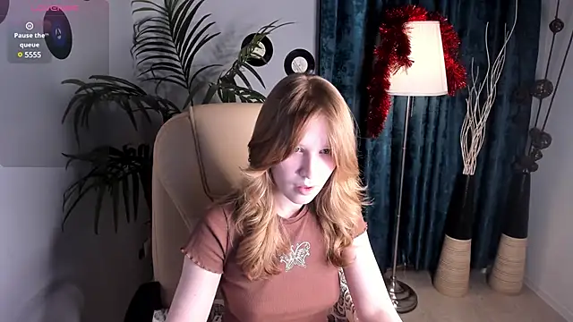 Snapshot of EvaStevs chatting on 12.02.24 EvaStevs online show from 12.02.24