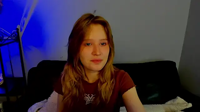 Snapshot of EvaStevs chatting on 12.13.24 EvaStevs online show from 12.13.24