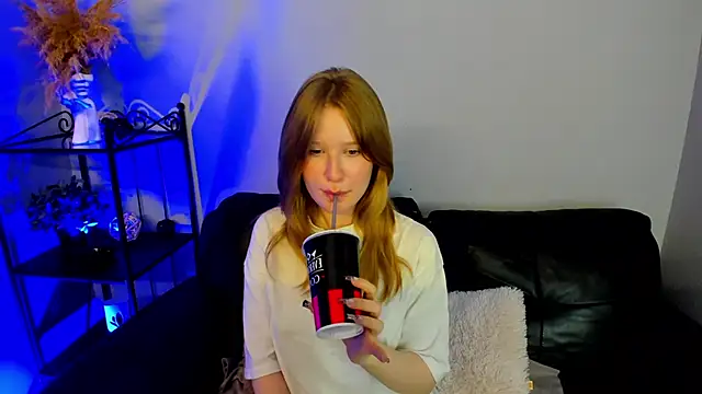 Snapshot of EvaStevs chatting on 12.25.24 EvaStevs online show from 12.25.24