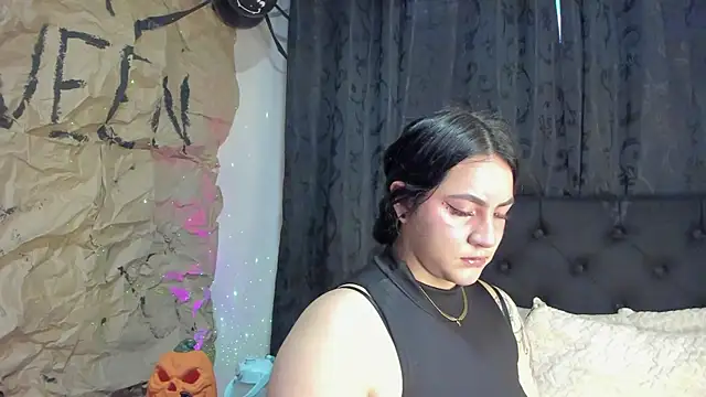 Snapshot of jenifer__power10 chatting on 10.31.25 jenifer power10 online show from 10.31.25