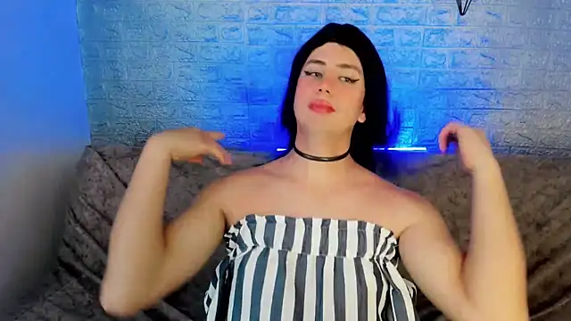 Snapshot of Oxana-Novikov chatting on 03.11.26 Oxana-Novikov online show from 03.11.26