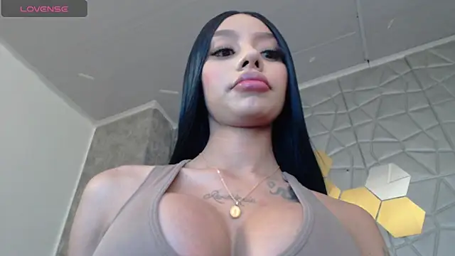 Tiffanny online show from 10.11.25