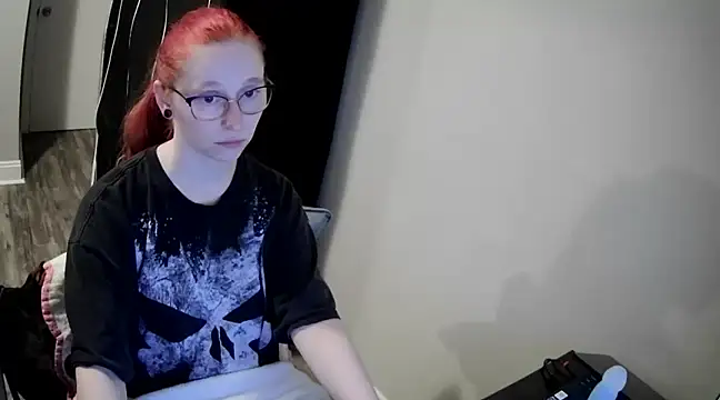 LilyFoxxx online show from 12.10.24