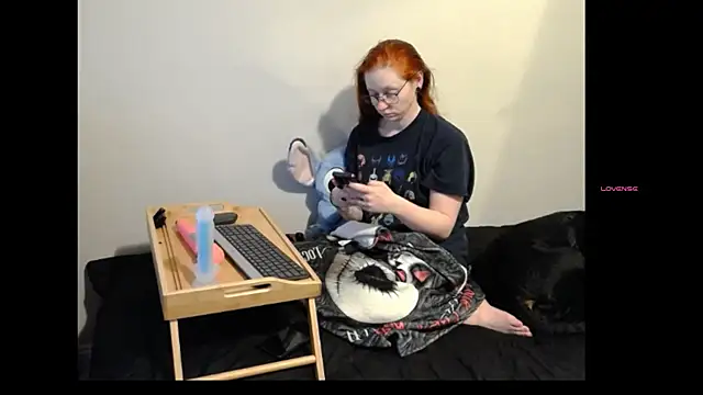 LilyFoxxx online show from 04.08.26