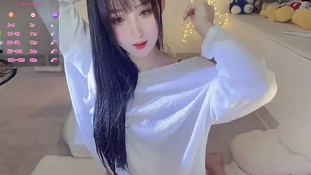 Snapshot of Unique-yiyi chatting on 10.21.25 Unique-yiyi online show from 10.21.25