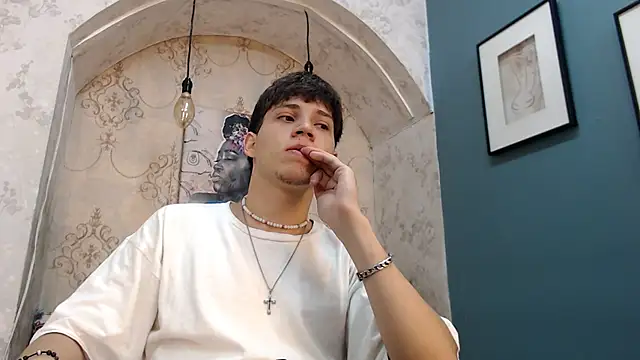 Jonathan Moreau online show from 12.10.24