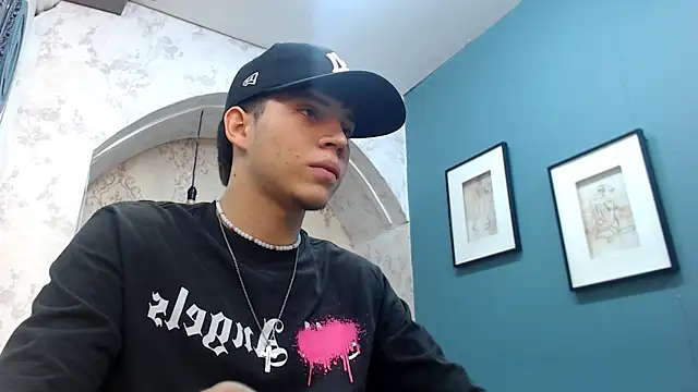 Jonathan Moreau online show from 12.17.24
