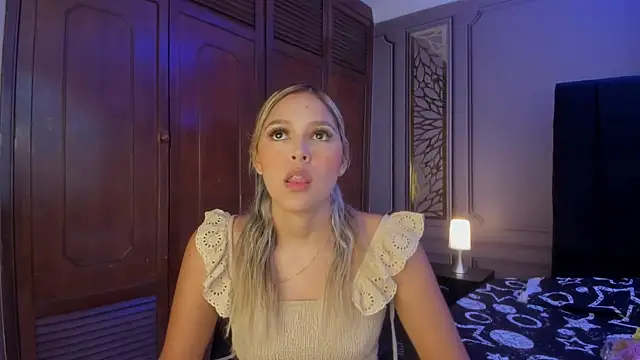 Cami hunter  online show from 12.19.24