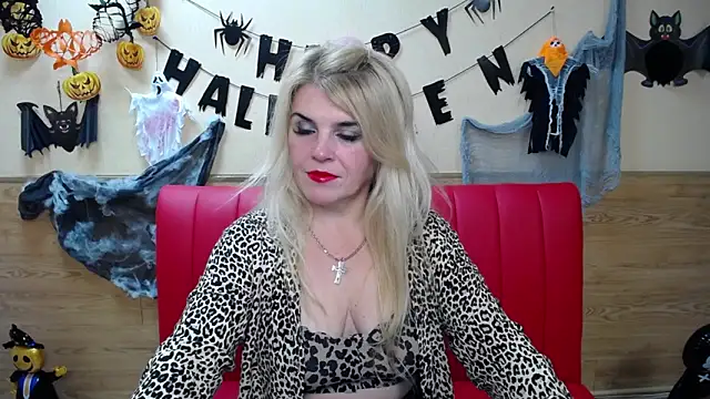 Snapshot of Julya_Barbi chatting on 10.26.25 Julya Barbi online show from 10.26.25